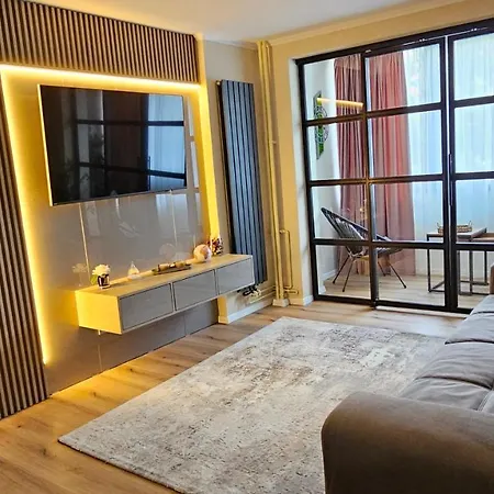 Cosy 2 Rooms Apartment In The Center Of The City Bucarest Esterno foto